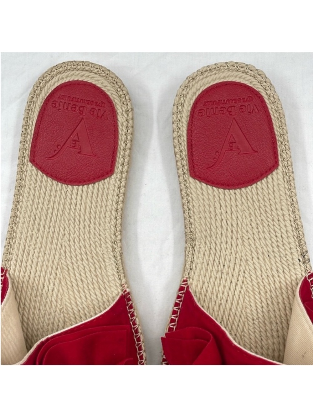 NEW! Vie Benie Red Velvet Ruffle Slide Sandals. EU 40. - Picture 3 of 7